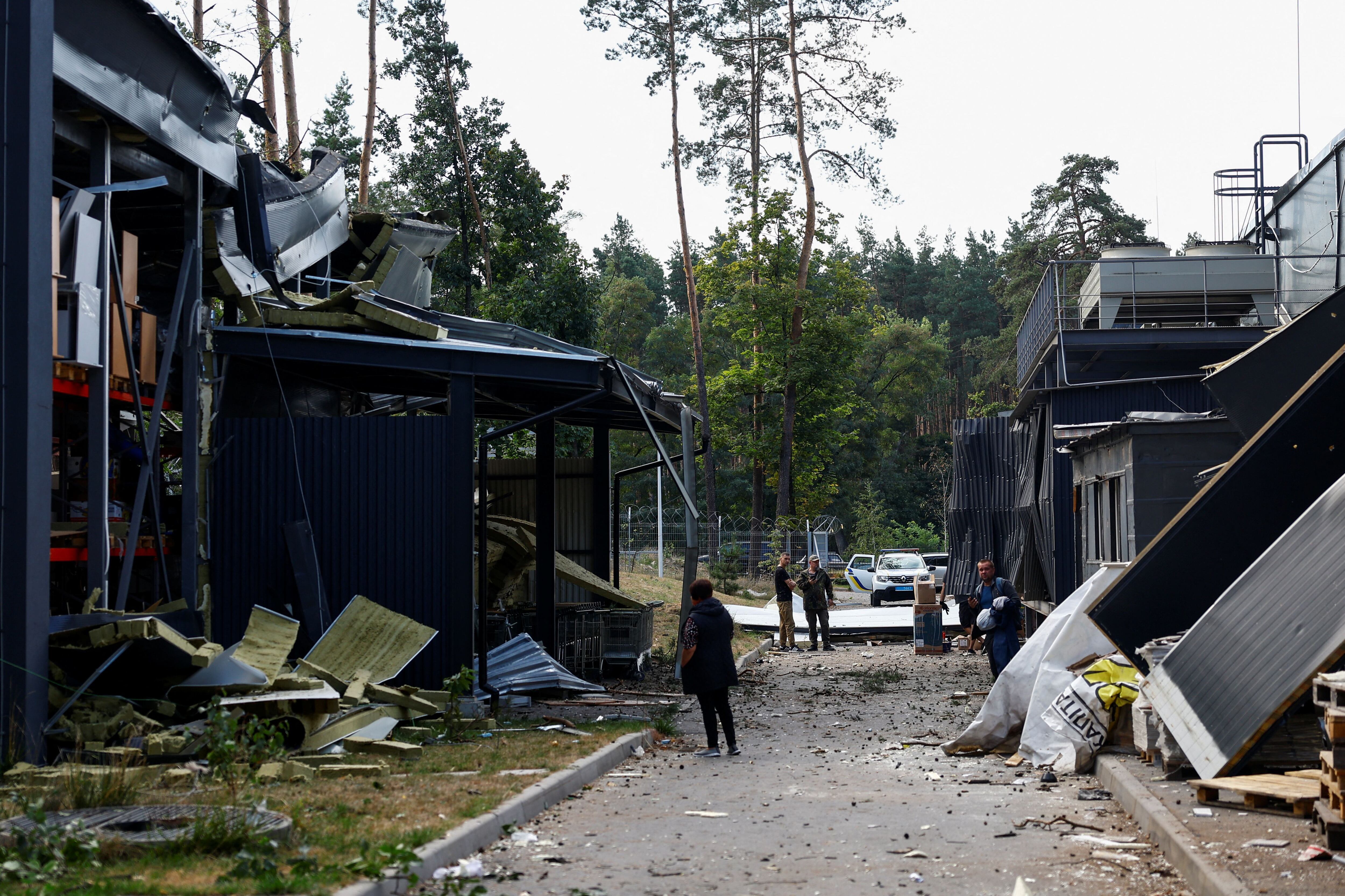 Los daños en la empresa en las afueras de Kiev (REUTERS/Valentyn Ogirenko)
