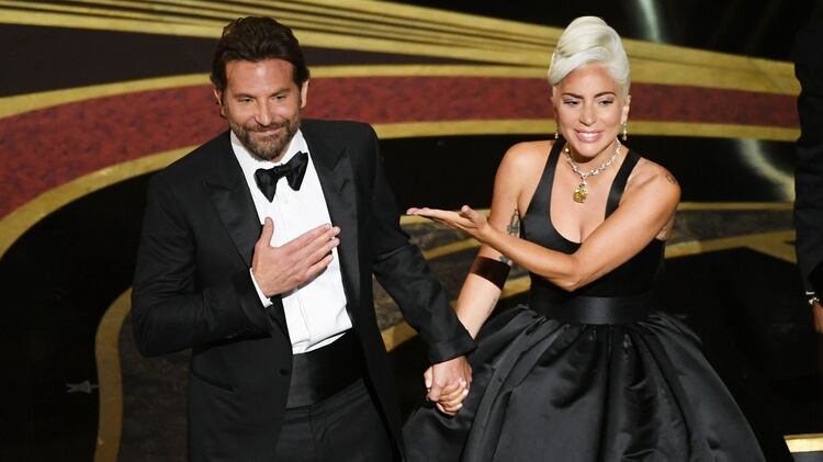 Bradley-Cooper-Lady-Gaga-2.jpg