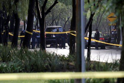 La vocería de esta dependencia informó que recibió tres impactos bala y lesiones por esquirla, aunque resaltó que se encuentra fuera de peligro. (Foto: REUTERS/Henry Romero)