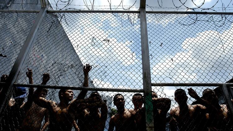 Los militares y otros presos políticos viven en las cárceles venezolanas en condiciones de hacinamiento y tortura que se trataron de disimular durante la visita de la Comisión de Derechos Humanos de la ONU