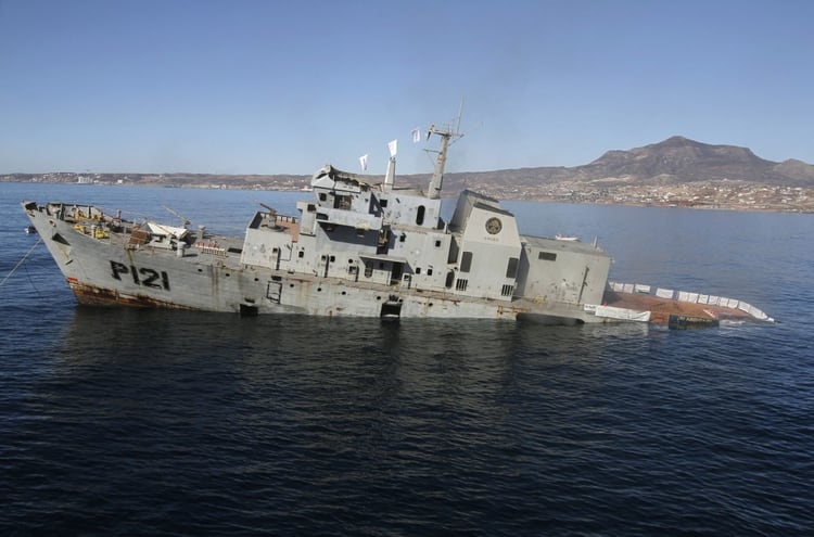 Anteriormente el gobierno hundió el barco Uribe 121 que fue donado por la Armada de México para crear el “Parque Submarino Rosario”, el cual convertirá en el primer arrecife artificial del Noroeste de México. (FOTO CHRISTIAN SERNA/CUARTOSCURO)