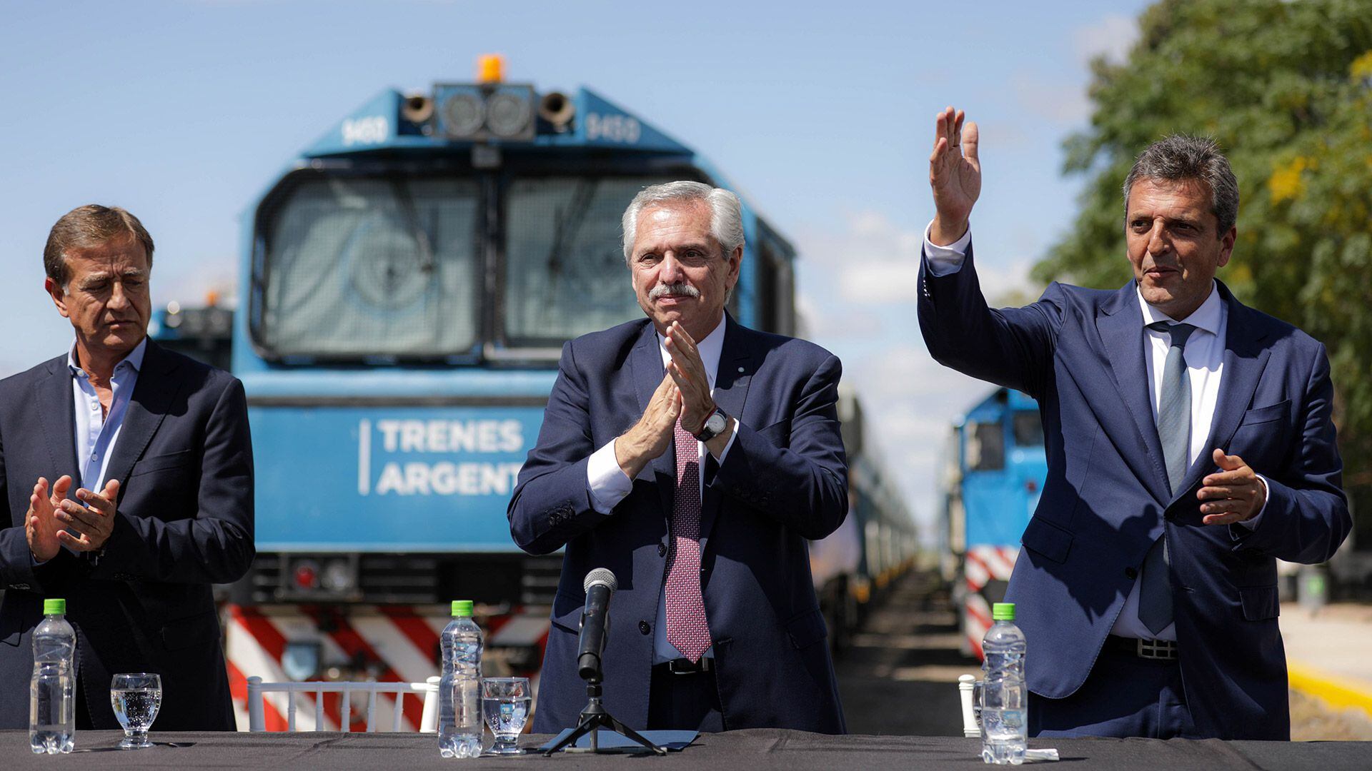 Alberto Fernández en Mendoza con Sergio Massa, Fueron allí a anunciar el regreso del servicio ferroviario