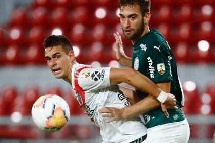 El colombiano aún no renueva con River Plate y su destino sería Brasil o la MLS. Via REUTERS/Marcos Brindicci