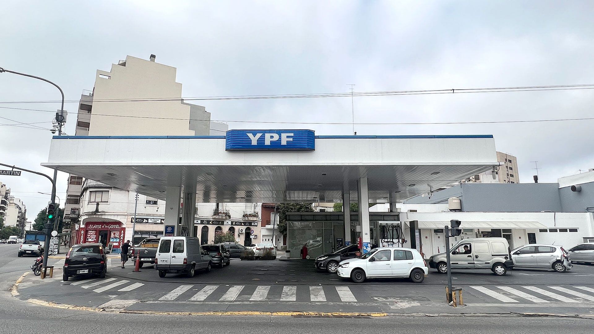 aumento-nafta-combustibles-YPF-precios-16032023