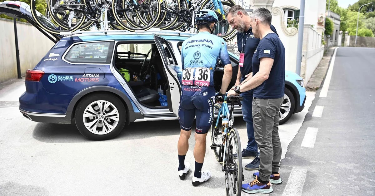 Miguel Angel Lopez è stato escluso dal Giro d’Italia 2022 per un infortunio all’anca