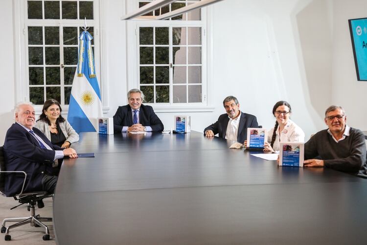 Presentación en Olivos del NEOKIT-COVID-19 (Foto: Presidencia)