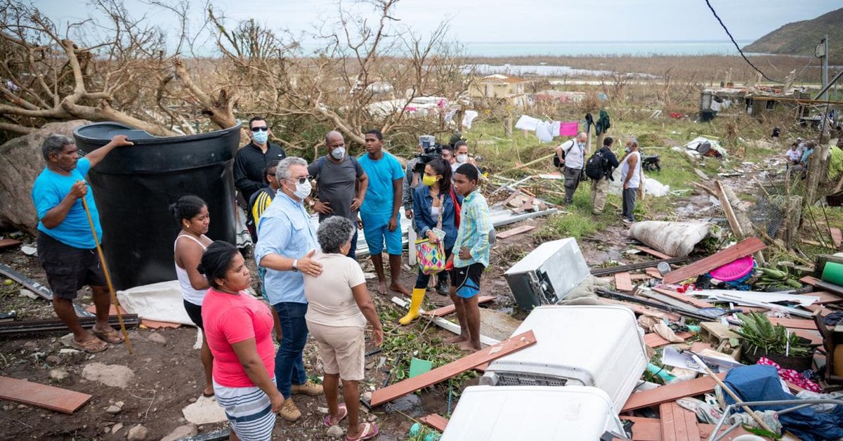 Familia de sobrevivientes del huracán de Iota describe momentos en los que encerraron en un baño
