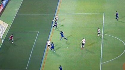 Una de las imágenes que no se difundieron en la transmisión sobre el gol de Bruno Zuculini (ESPN)