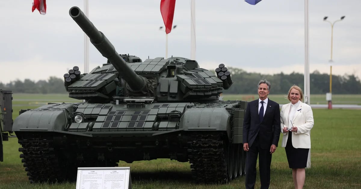 Antony Blinken visited the army airport earlier than the NATO summit: “We hope to seek out 1,000,000 projectiles in Ukraine”