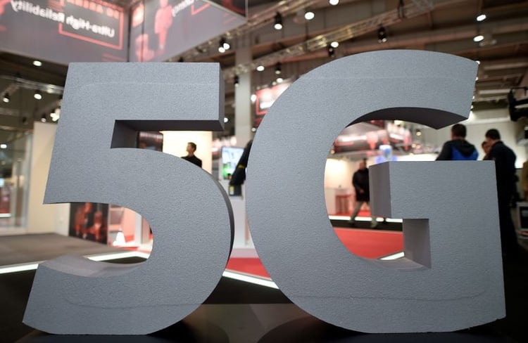 El 5G permitiría velocidades entre 10 y 100 veces superiores a la que ofrece el 4G (REUTERS/Fabian Bimmer)