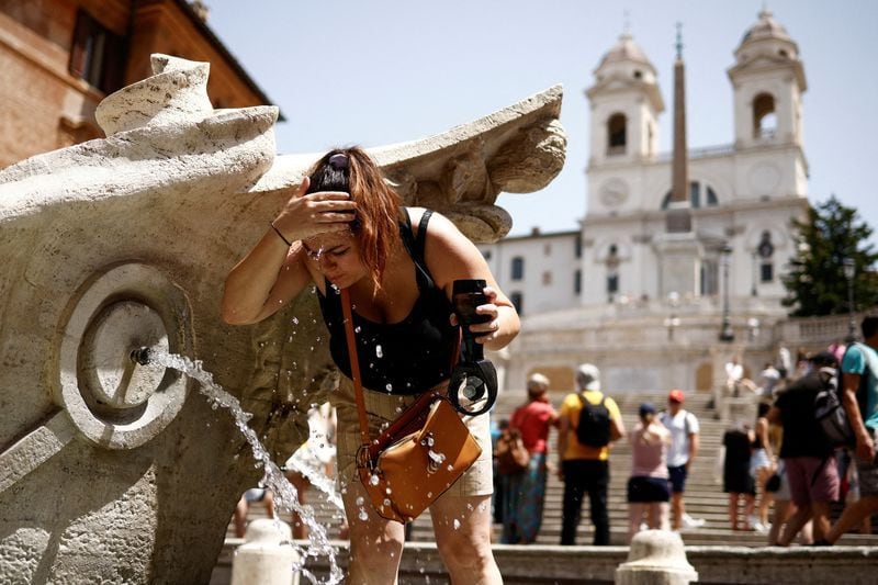 Según un reciente informe. las actuales olas de calor récord registradas en Europa y América del Norte no se habrían producido sin el cambio climático (Reuters)