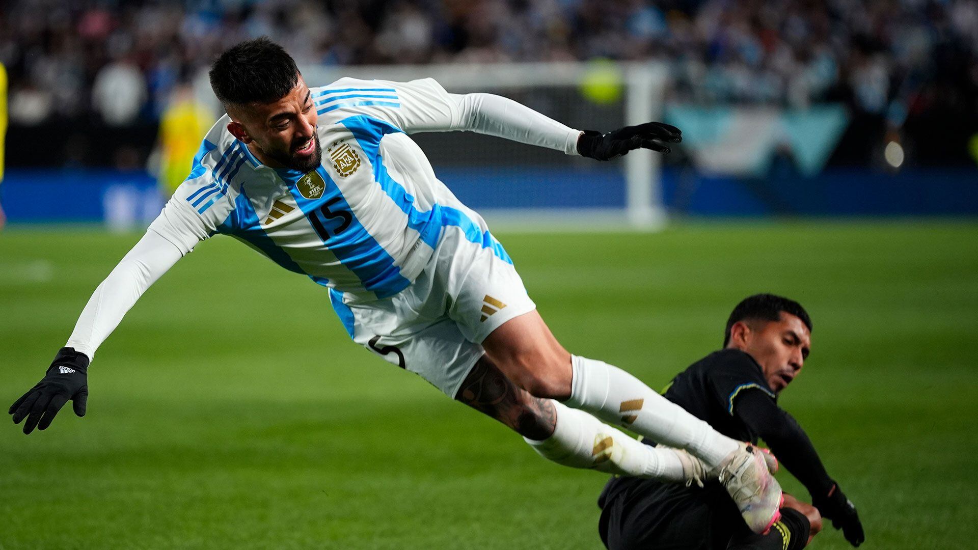 La selección argentina golea a El Salvador en el inicio de su gira amistosa