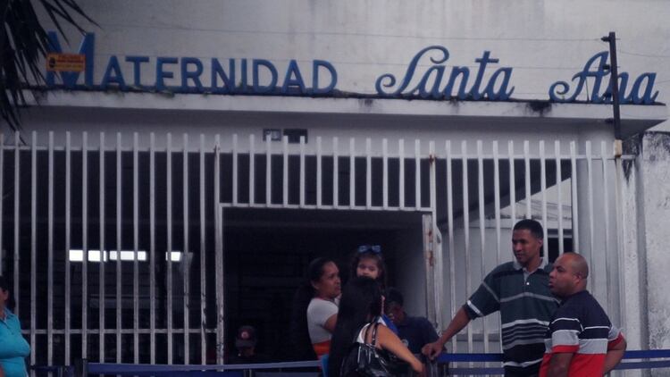 Las mujeres venezolanas deben recorrer varios hospitales para encontrar alguno en el que puedan ser atendidas