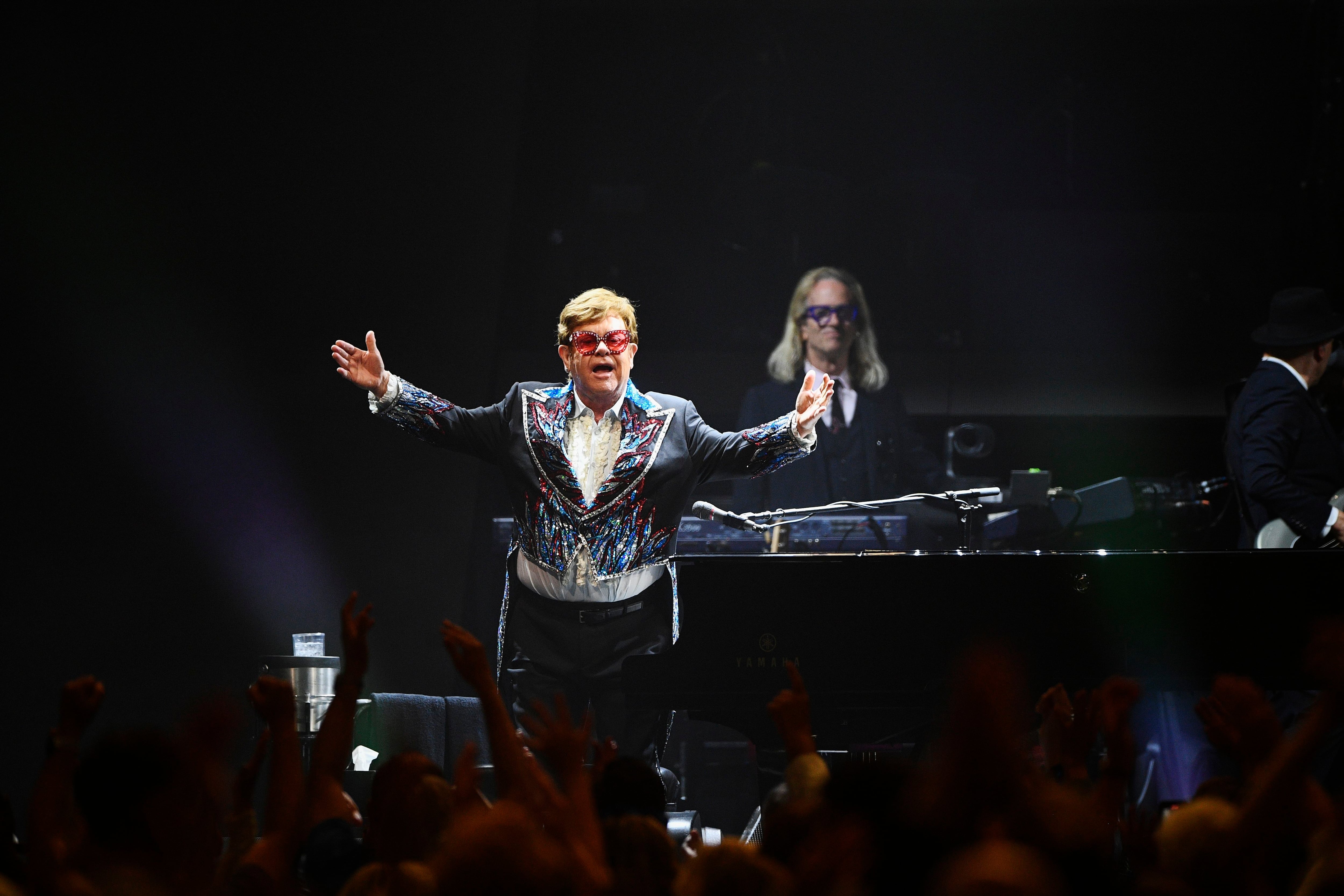 La gira de despedida de Elton John generó USD 875 millones de dólares, siendo considerada la más lucrativa de la historia. Se pronostica que The Eras Tour alcance los USD 1000 millones de dólares   (AP Photo/Caisa Rasmussen)