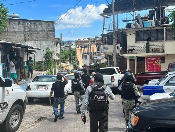 Autoridades locales y estatales desplegaron un operativo para encontrar a los jóvenes.
Foto: TW Corresponsales MX