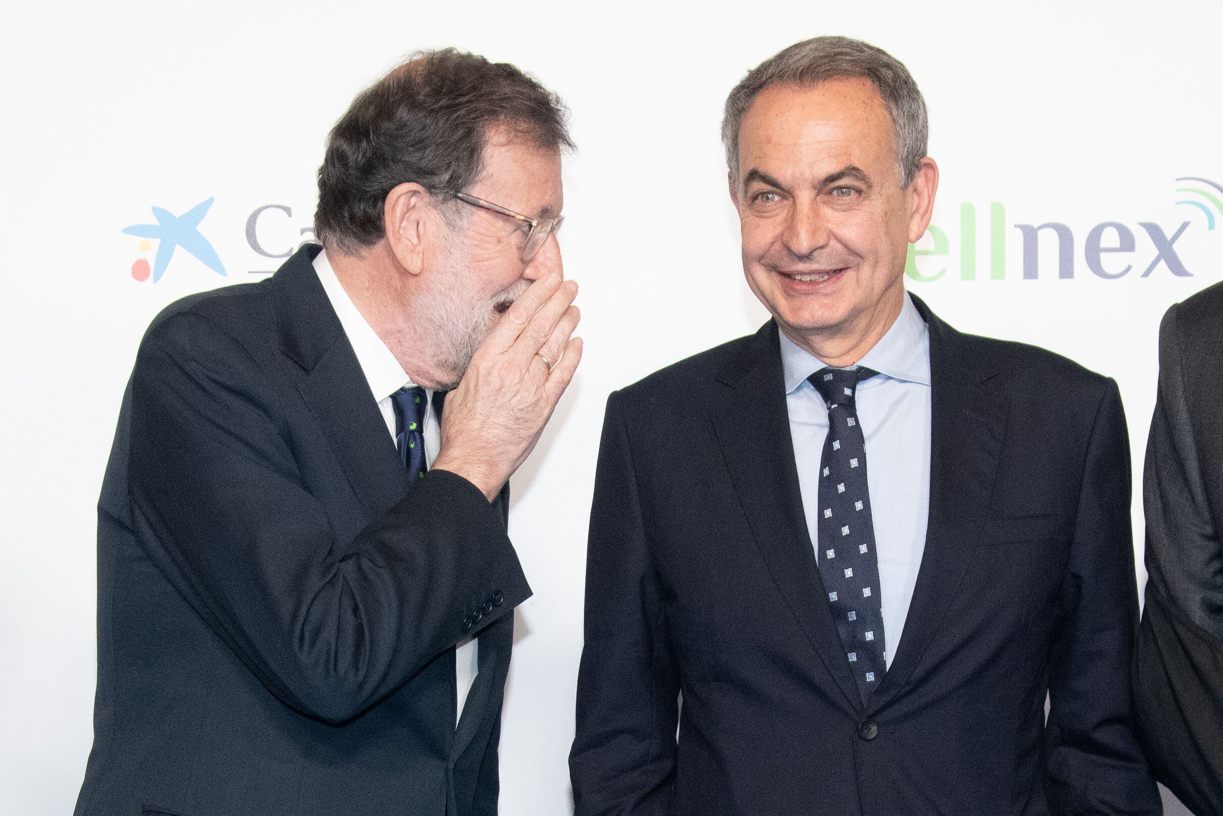 Mariano Rajoy y José Luis Rodríguez Zapatero, en un acto en Madrid. (José Oliva/Europa Press)