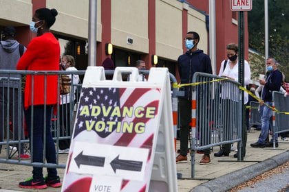 Líneas de votación en Marietta, Georgia (Reuters)