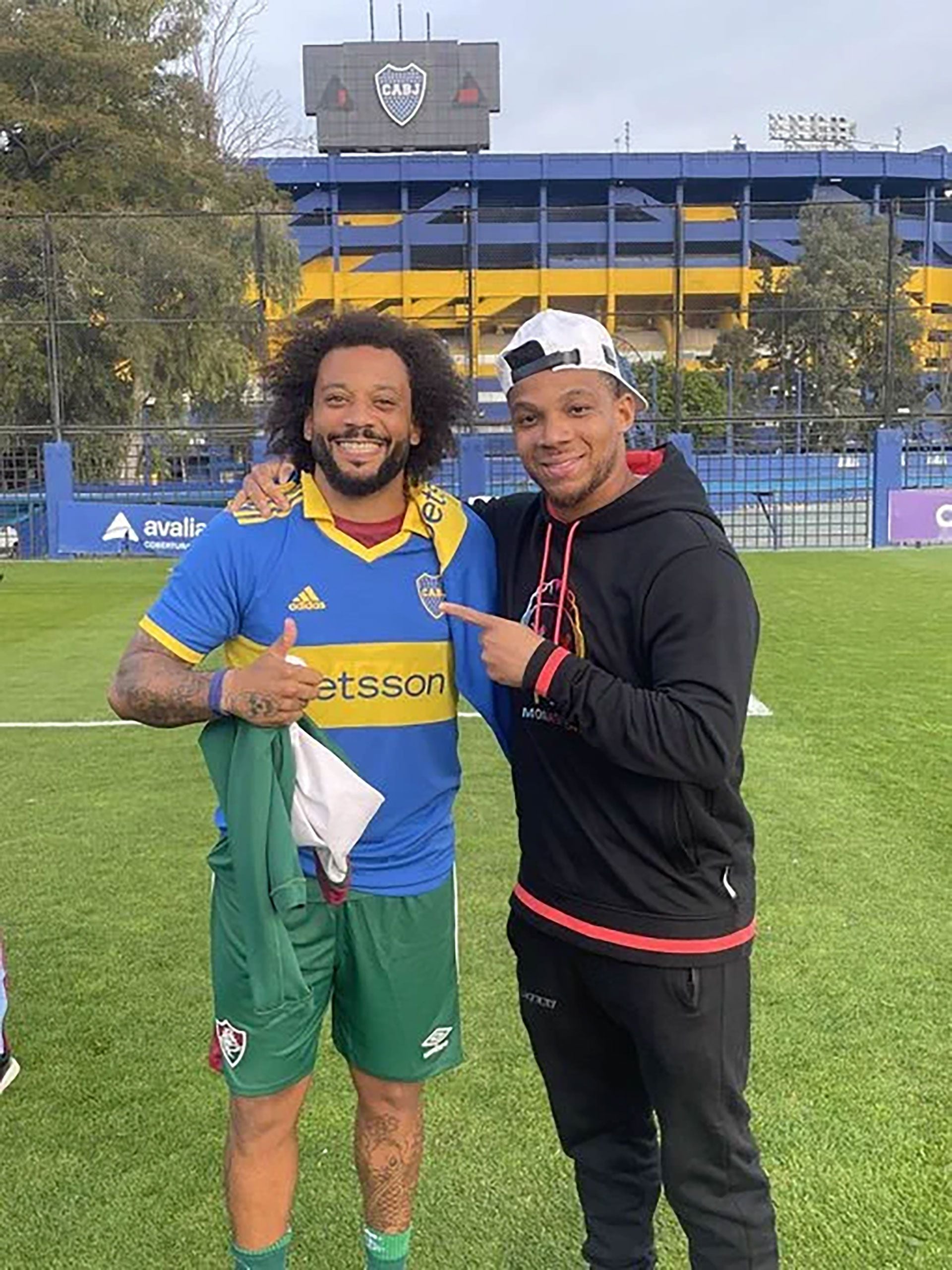Marcelo, con Frank Fabra. "Este es un fenómeno como vos", comparó Riquelme al colombiano con el brasileño