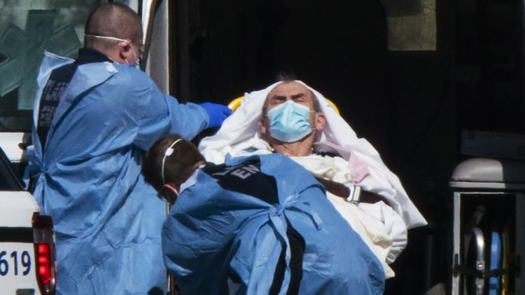 Después de una denuncia anónima a la policía, 17 personas fueron encontradas muertas en el centro (Eduardo Muñoz Álvarez/Getty Images/AFP)