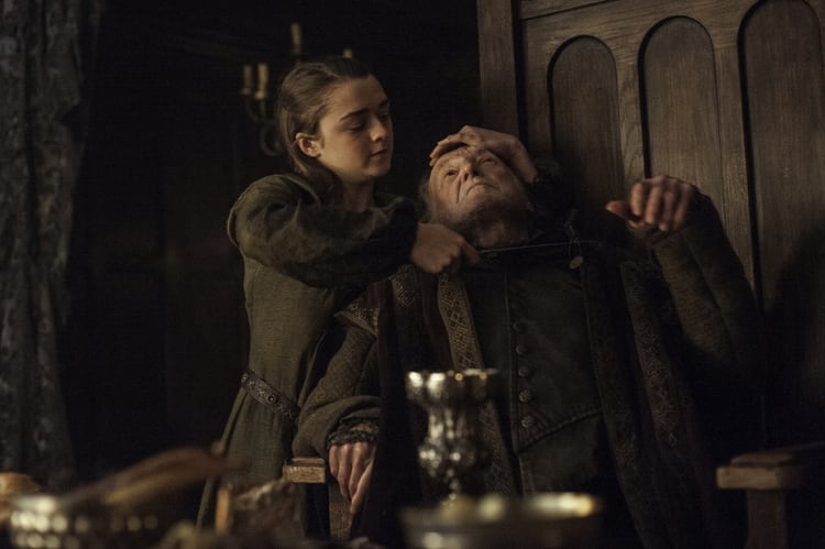 Arya Stark asesina a Walder Frey (Foto: HBO)