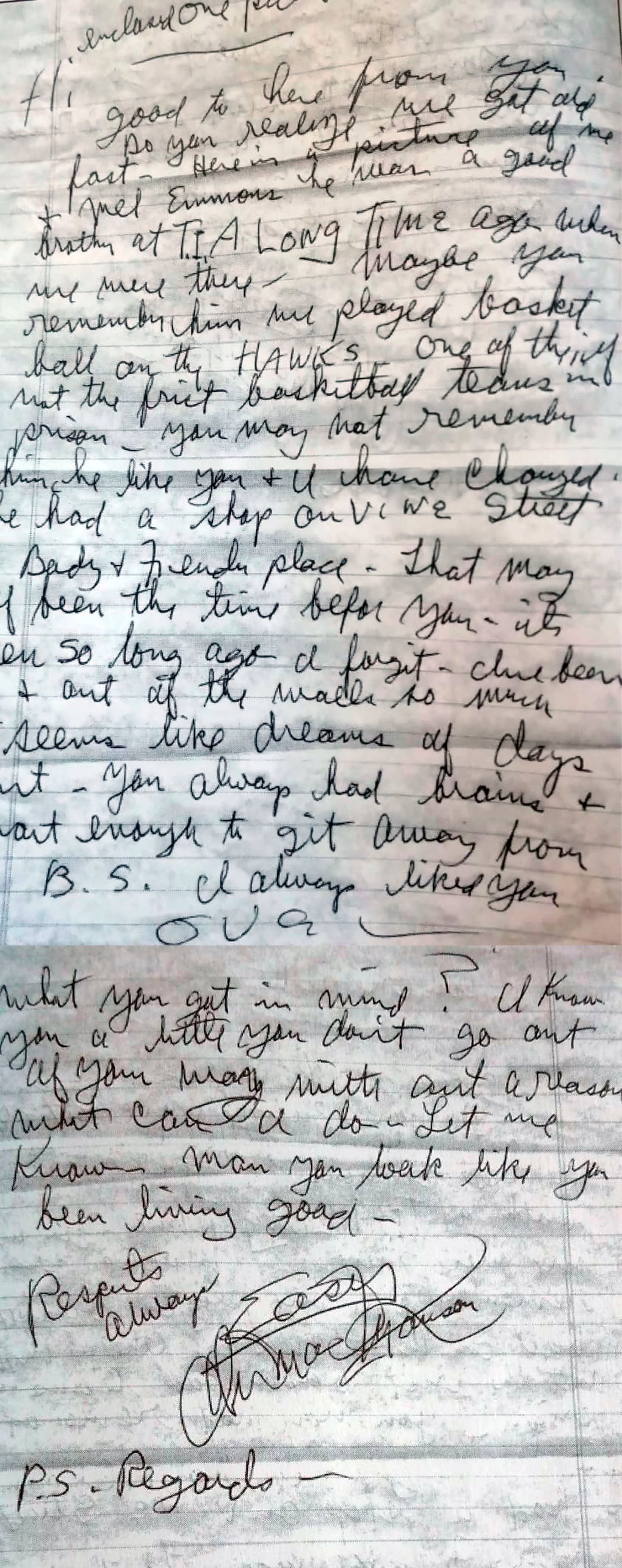 La carta manuscrita que el asesino Charles Manson le envió a Kaufman desde la cárcel, donde se conocieron. (Libro Road Mangler Deluxe)