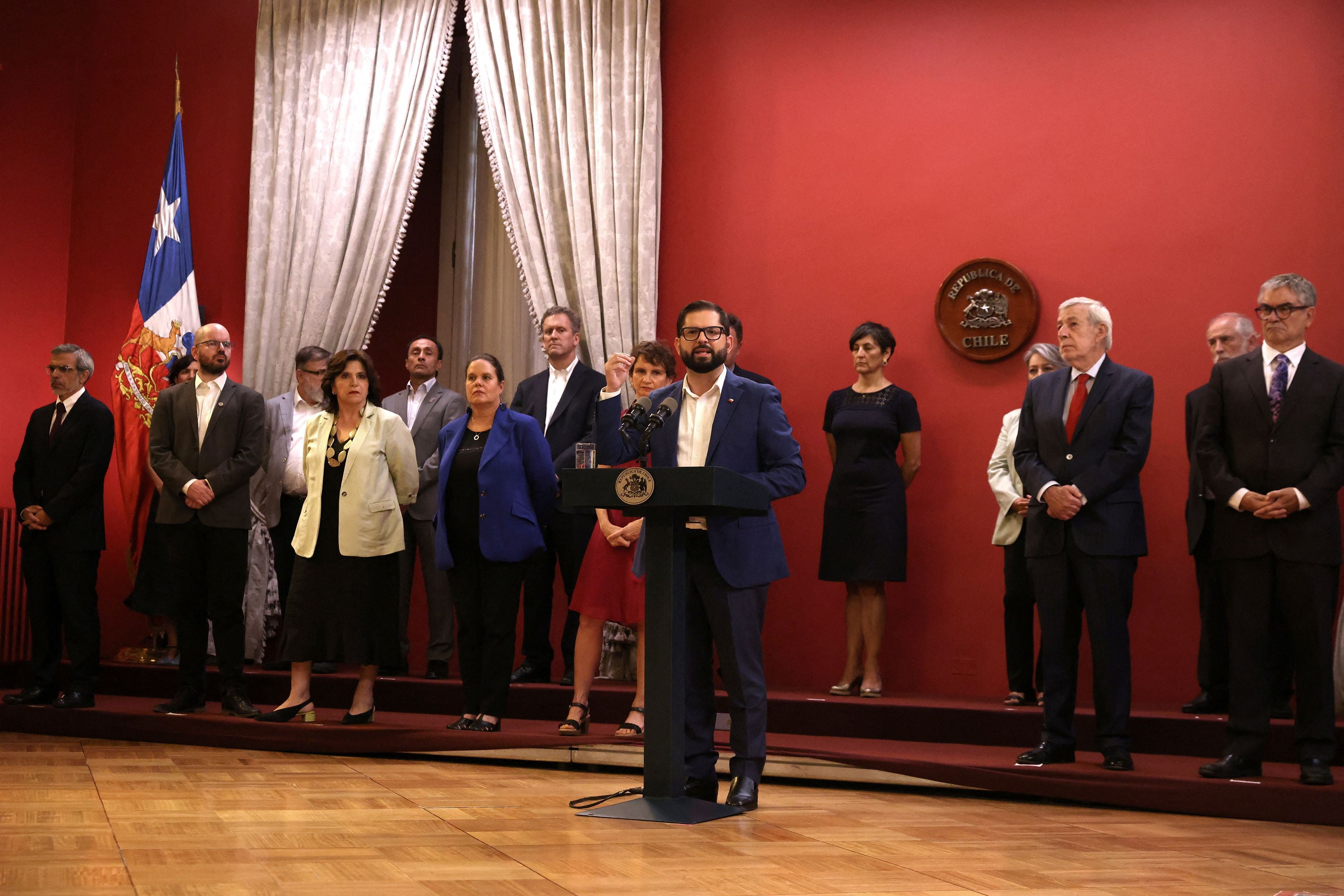 Chile's president Gabriel Boric delivers a speech after a cabinet reshuffle at the government house, in Santiago, Chile, March 10, 2023. REUTERS/Ivan Alvarado 