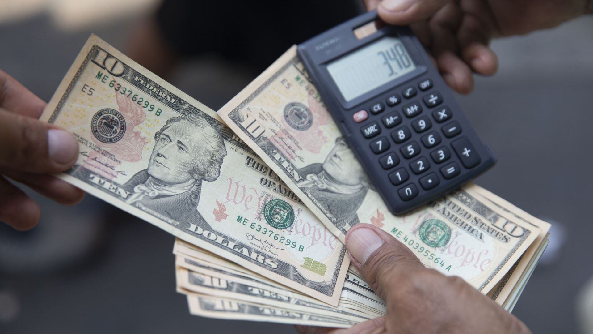 El precio del dólar en Colombia cerró en $4.095,93 el 15 de agosto del 2023. Foto: Andina