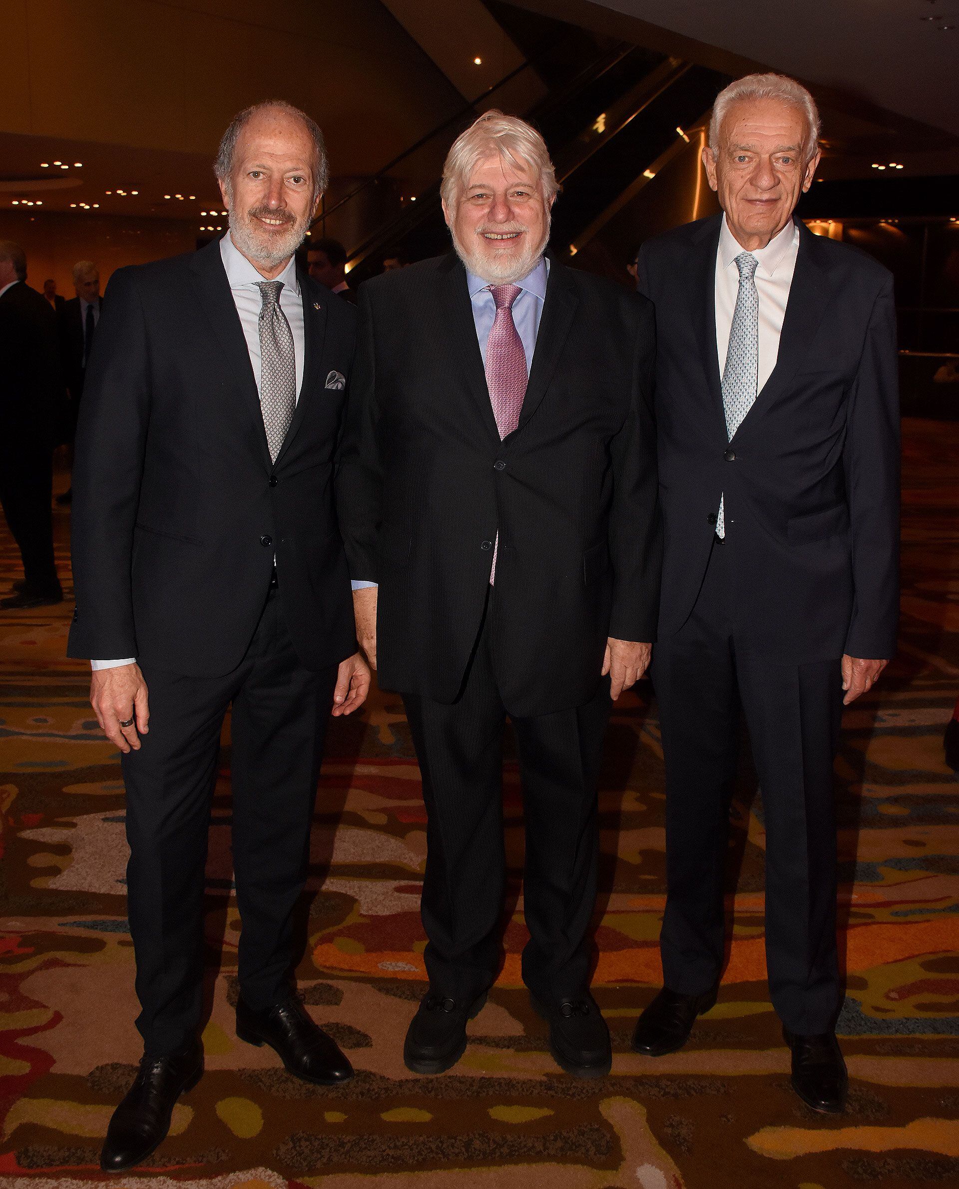 El presidente de la DAIA, Jorge Knoblovits, junto al presidente del Congreso Judío Latinoamericamo, Adrián Werthein, y al vicepresidente de la DAIA, David Stalman