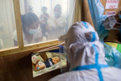 Los profesionales no saben cuánto tiempo durarán estos en el cuerpo del recién nacido - REUTERS/Eloisa Lopez