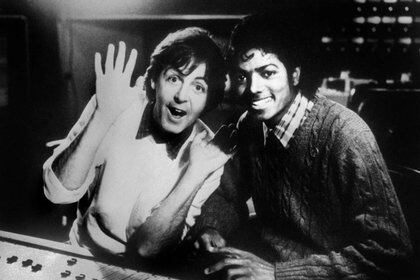 Michael y Paul grabaron juntos las canciones “The Girl Is Mine”, que se convirtió en el primer sencillo del disco Thriller de Jackson, y “Say Say Say”, uno de los mayores éxitos de McCartney. (Foto: AFP)