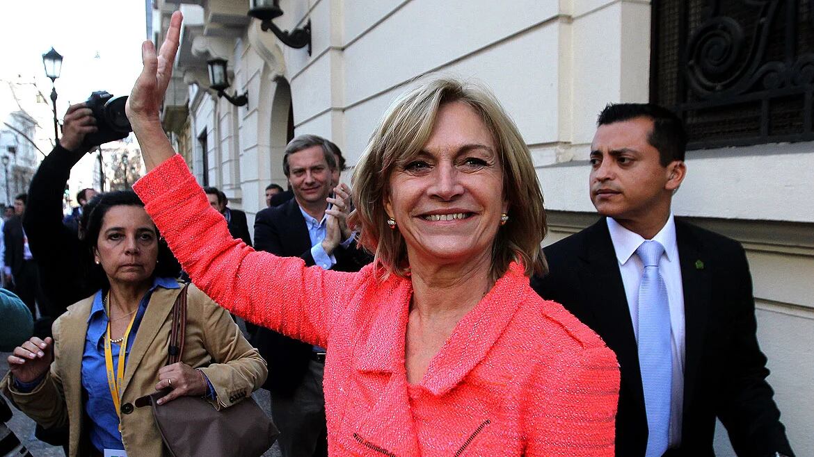 Los seis dirigentes políticos más populares hoy en Chile son de derecha muestra una encuesta