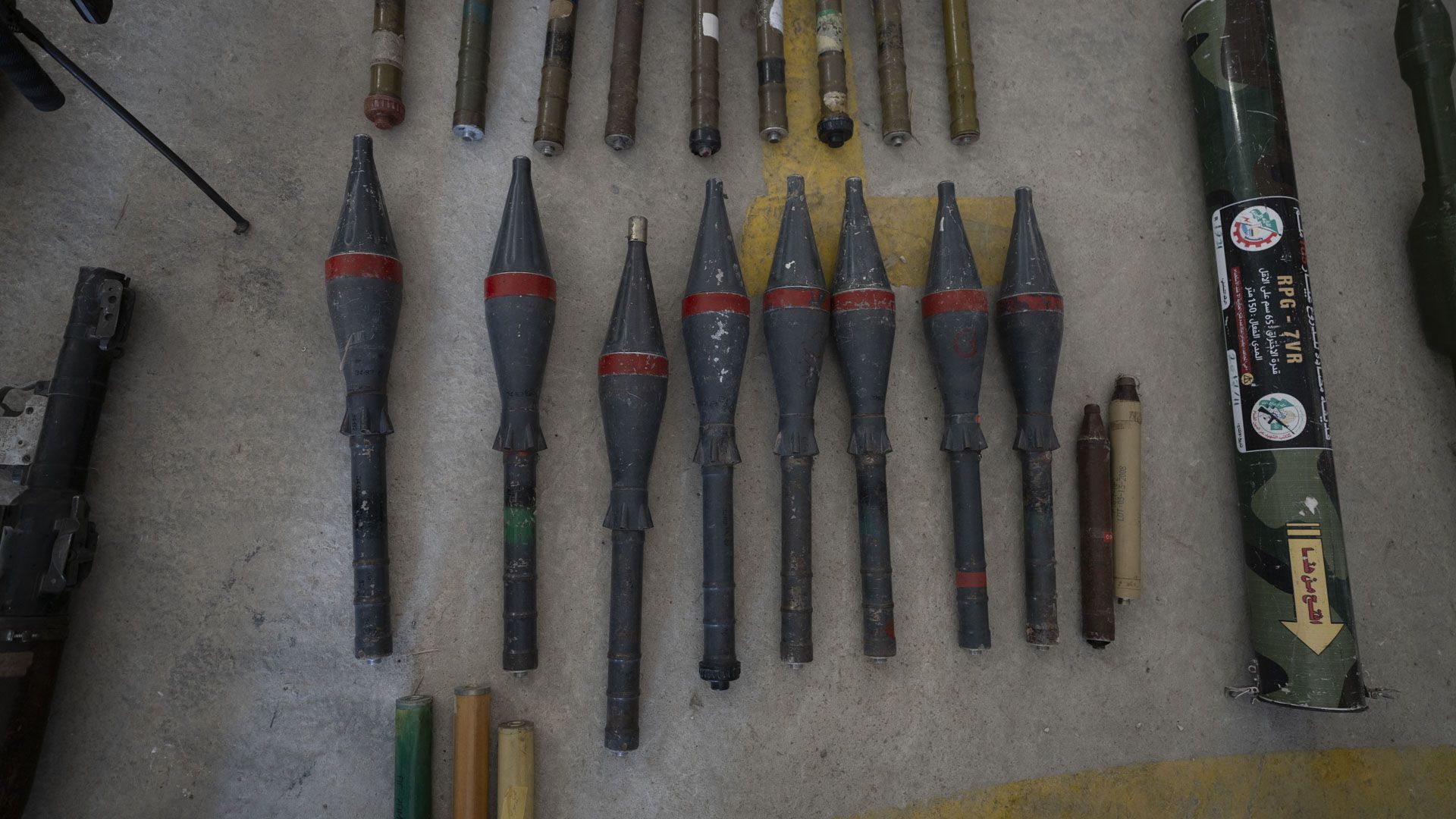 Granadas propulsadas F-7, fabricadas en Corea del Norte, que Hamas utilizó para atacar los kibutz de Israel (Lihueel Althabe/Infobae) 