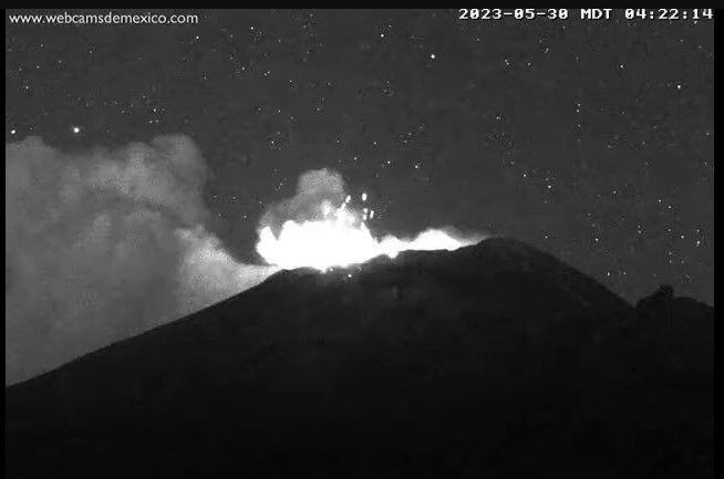 Actividad del volcán Popocatépetl desde Tlamacas, Estado de México (Webcams de México)
