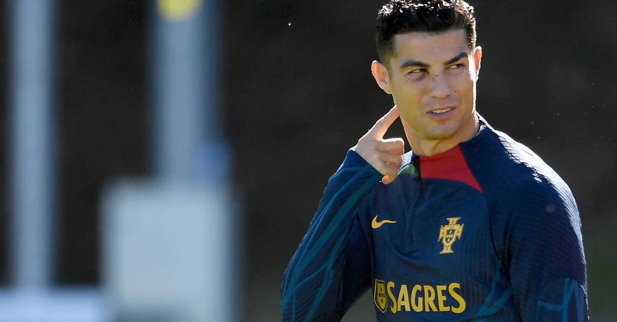 As fotos do rosto de Cristiano Ronaldo após a violenta pancada no nariz que sofreu no último jogo em Portugal