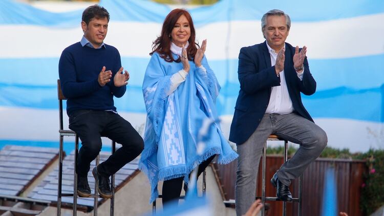 Axel Kicillof, Cristina Kirchner y Alberto Fernández durante el acto de cierre de campaña en Mar del Plata (Christian Heit)