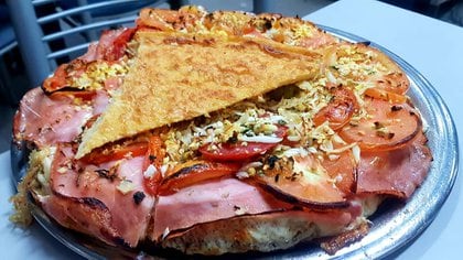 El Fortín de Villa Luro, con sus opciones de pizza y fainá imperdibles