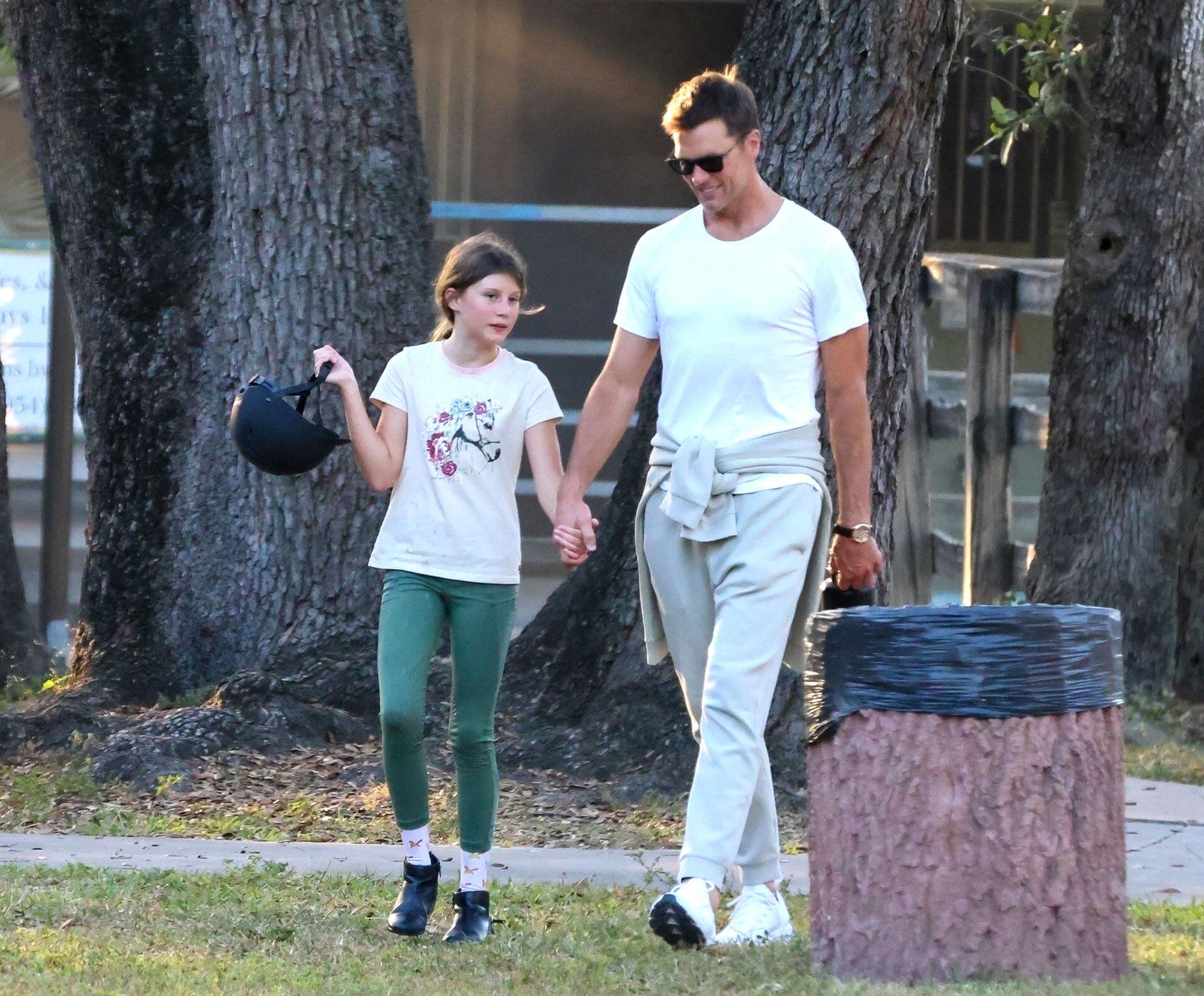 Tom Brady junto a su hija Vivian, de 10 años. (Mega/The Grosby Group)