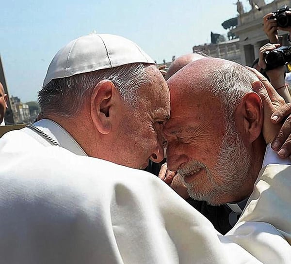 Farinello visitó a su amigo el papa Francisco en 2015 en El Vaticano