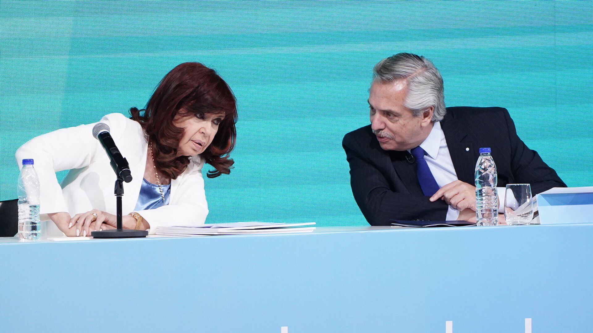 Acto 100 años de YPF - Tecnópolis - Alberto Fernández - Cristina Kirchner