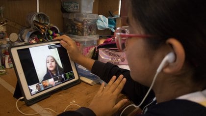 Los menores pueden enfrentar ciberacoso en redes sociales, además de ser presas de posible trata y pornografía infantil (Foto: Cuartoscuro)
