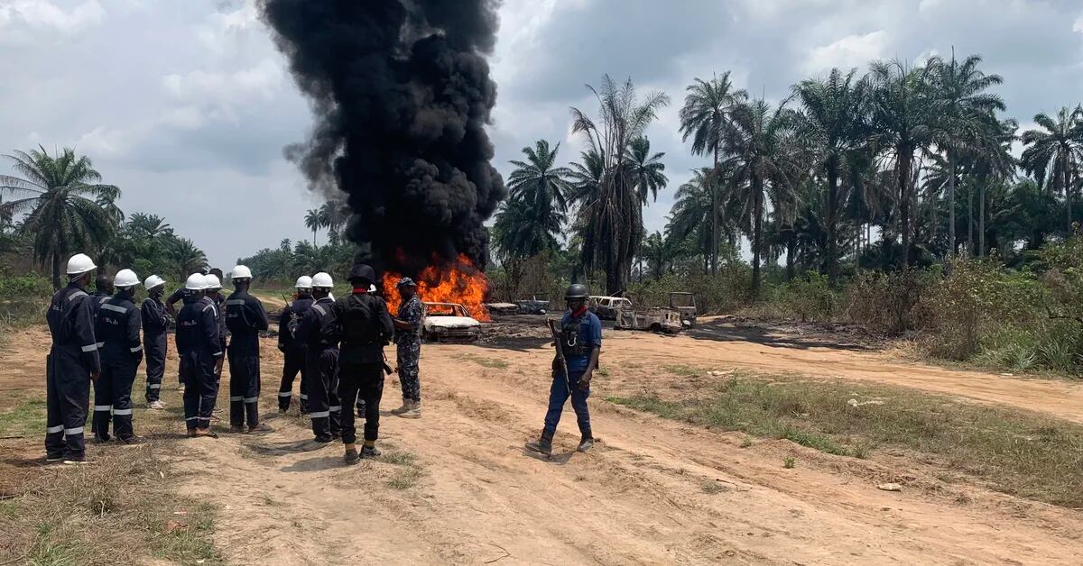Illegal refinery explosion in Nigeria kills 12