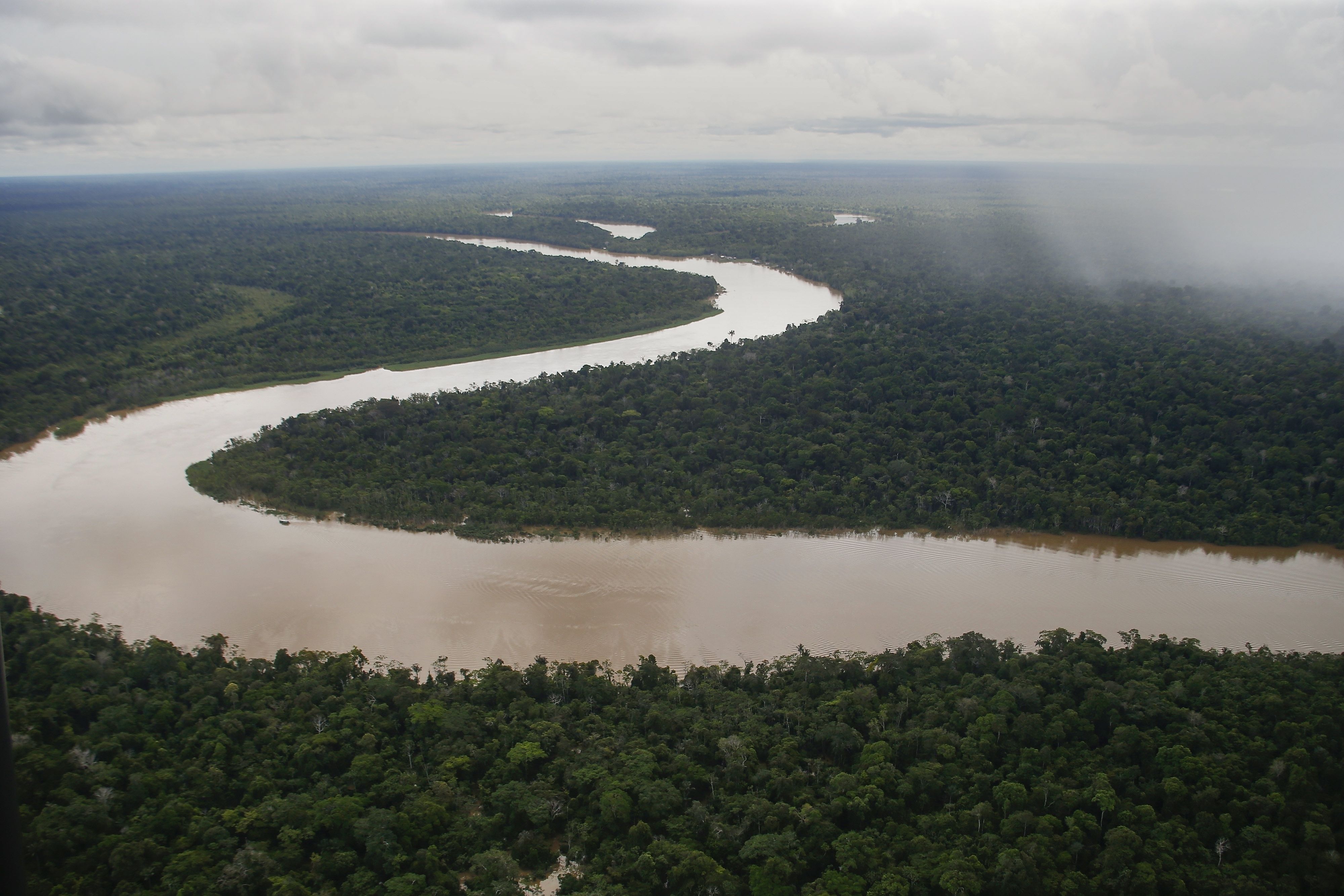 El río Itaquai atraviesa el territorio de Amazonas, Brasil. (Foto AP/Edmar Barros, Archivo)