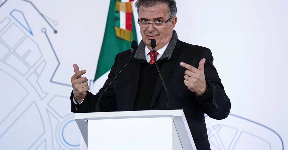 Marcelo Ebrard already has his own rap: “In a few words, take out the hard work”