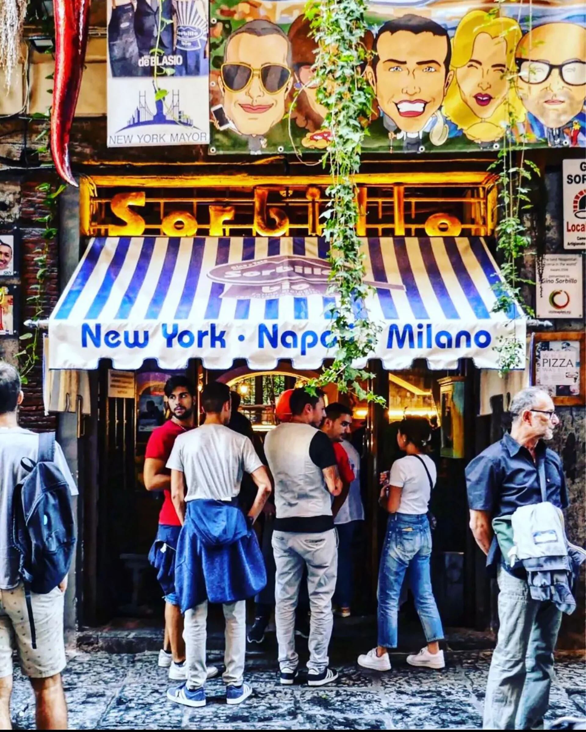 Gino e Toto Sorbillo atrae a viajeros de todo el mundo que desean probar la auténtica pizza italiana (@cheesecovers)