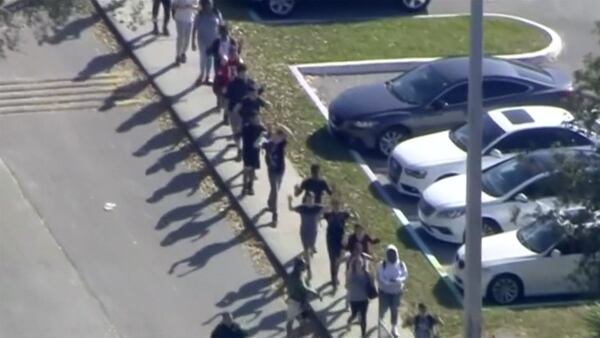 17 personas murieron en el tiroteo de Florida