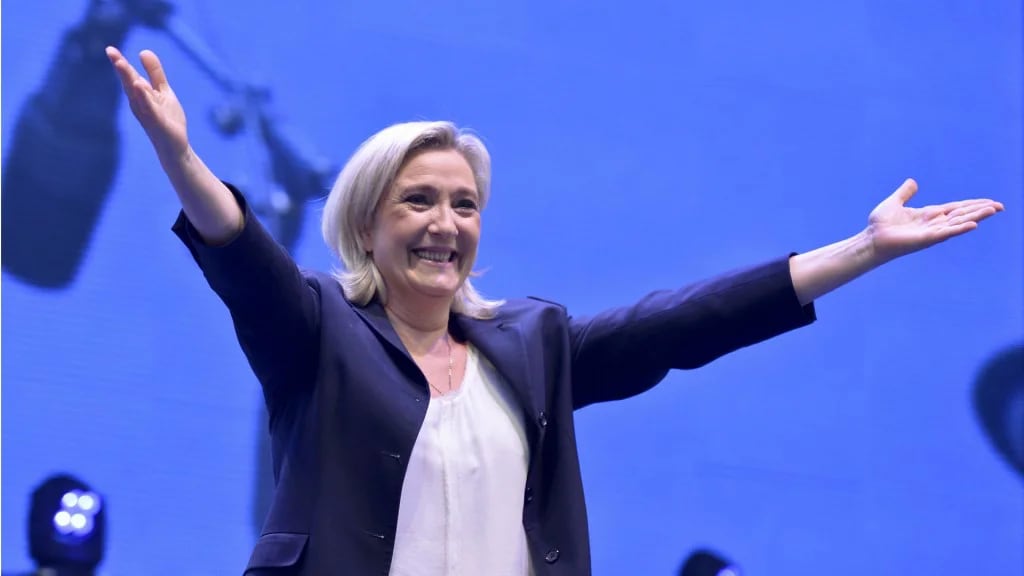 La derechista Marine Le Pen celebró la “victoria” y pidió un referéndum para su país (AFP)