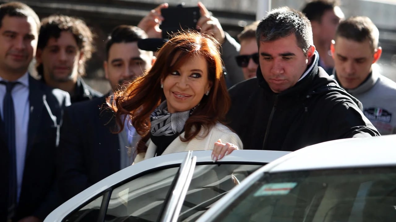 Cristina Kirchner, este miércoles, al ingresar al Instituto Patria (Foto: Nicolás Aboaf)