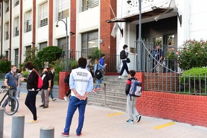 Segunda etapa: desde el lunes se contempla la bimodalidad para la secundaria (Maximiliano Luna)