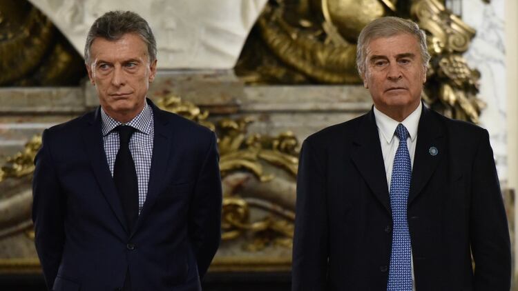 El presidente Mauricio Macri y el ministro de Defensa Oscar Aguad (Adrián Escandar)