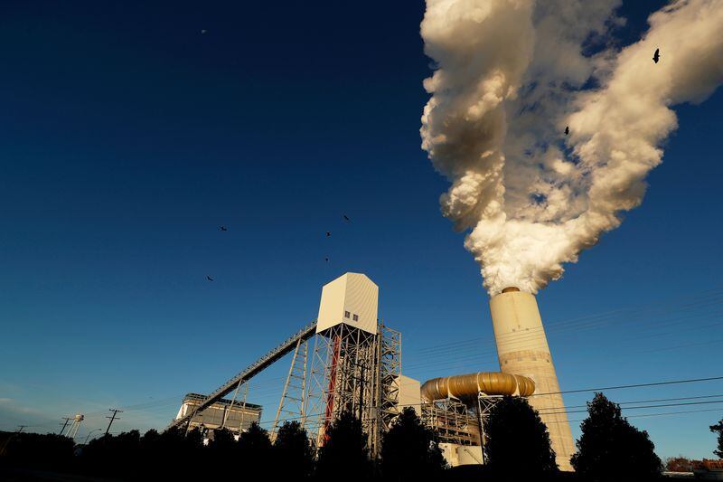 FOTO DE ARCHIVO: La planta energética Marshall de Duke Energyen Sherrills Ford, estado de Carolina del Norte, Estados Unidos, el 29 de noviembre de 2018.  REUTERS/Chris Keane